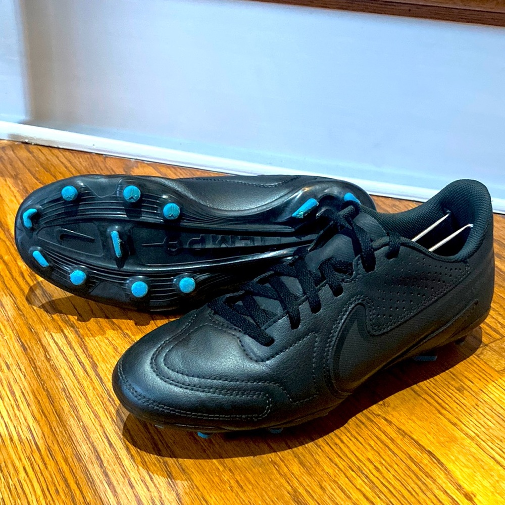 Nike Tiempo Legend 9 Academy Cleats Sz 6Y
